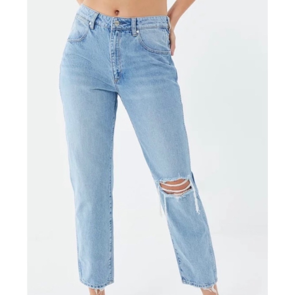 Urban Outfitters X Wrangler | Drew High-Waist Straight Leg Jean Light Wash Blue